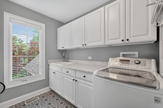 770 Reserve Court, South Elgin, IL 60177