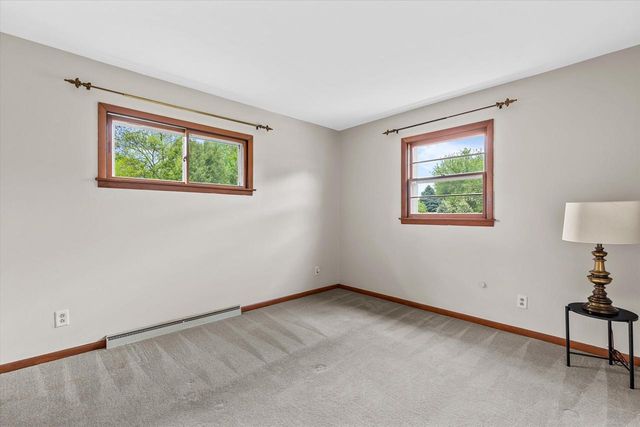 21190 Watertown ROAD, Waukesha, WI 53186