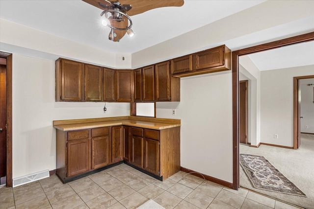21190 Watertown ROAD, Waukesha, WI 53186