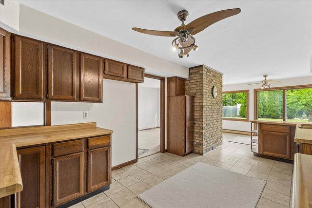 21190 Watertown ROAD, Waukesha, WI 53186