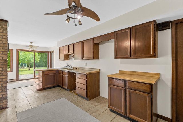 21190 Watertown ROAD, Waukesha, WI 53186