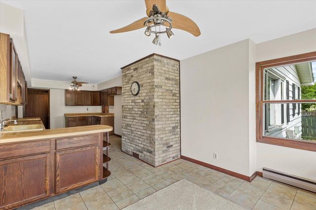 21190 Watertown ROAD, Waukesha, WI 53186