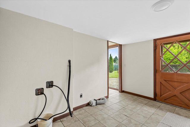 21190 Watertown ROAD, Waukesha, WI 53186