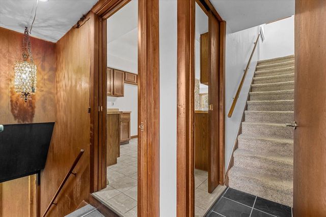 21190 Watertown ROAD, Waukesha, WI 53186