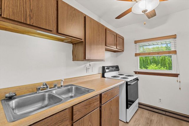 21190 Watertown ROAD, Waukesha, WI 53186