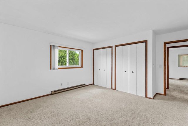 21190 Watertown ROAD, Waukesha, WI 53186