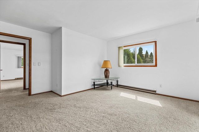 21190 Watertown ROAD, Waukesha, WI 53186