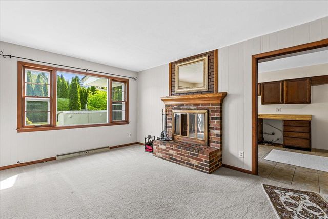 21190 Watertown ROAD, Waukesha, WI 53186