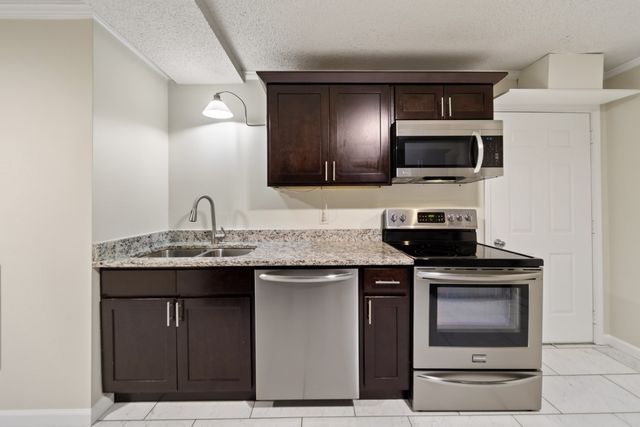 235 Savely Dr, Hendersonville, TN 37075