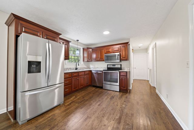 235 Savely Dr, Hendersonville, TN 37075