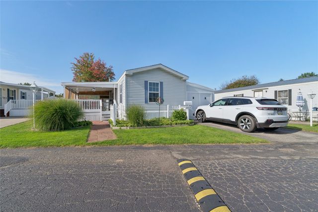 2714 GREENCREST Drive, Erie, PA 16506