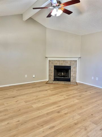 512 Hollyberry Drive, Mansfield, TX 76063