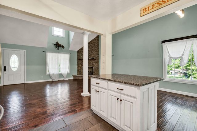225 E Massachusetts Avenue, Whitwell, TN 37397
