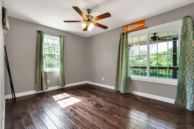 225 E Massachusetts Avenue, Whitwell, TN 37397