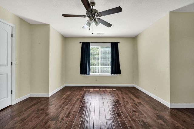 225 E Massachusetts Avenue, Whitwell, TN 37397