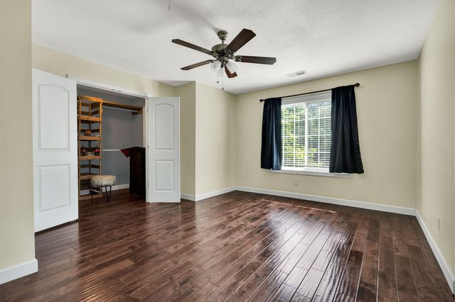 225 E Massachusetts Avenue, Whitwell, TN 37397