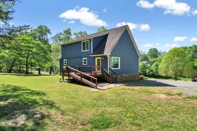 225 E Massachusetts Avenue, Whitwell, TN 37397