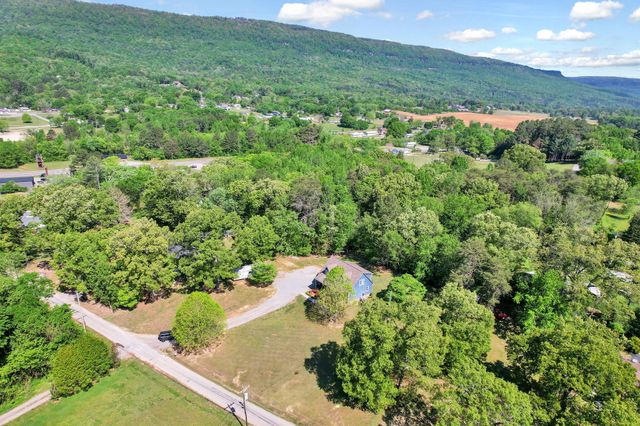 225 E Massachusetts Avenue, Whitwell, TN 37397