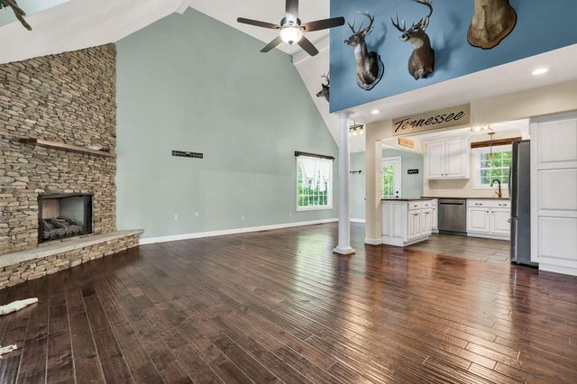 225 E Massachusetts Avenue, Whitwell, TN 37397