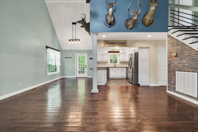 225 E Massachusetts Avenue, Whitwell, TN 37397