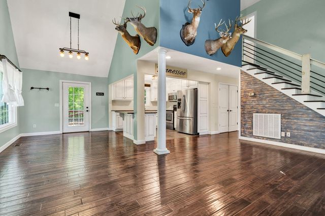 225 E Massachusetts Avenue, Whitwell, TN 37397