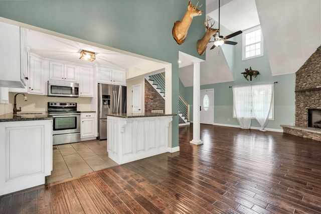 225 E Massachusetts Avenue, Whitwell, TN 37397