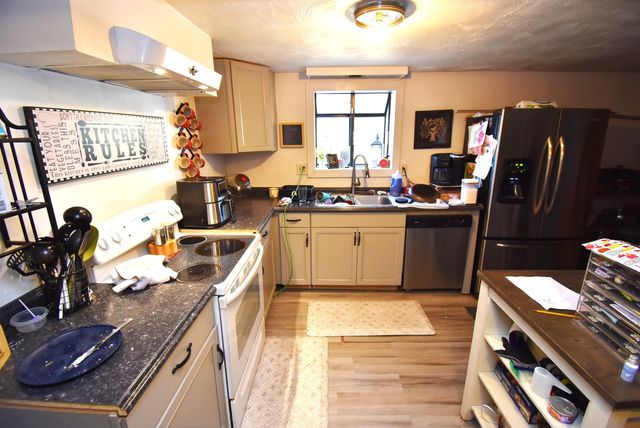 10117 S Electric St, Four Lakes, WA 99004