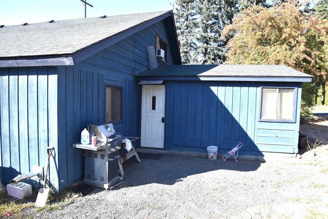 10117 S Electric St, Four Lakes, WA 99004