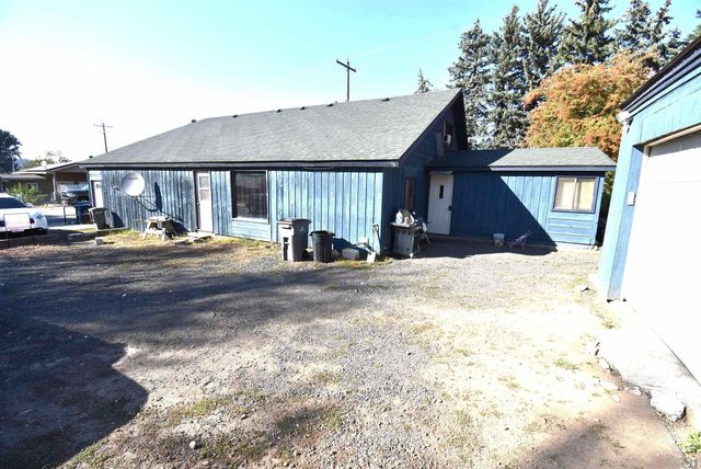 10117 S Electric St, Four Lakes, WA 99004