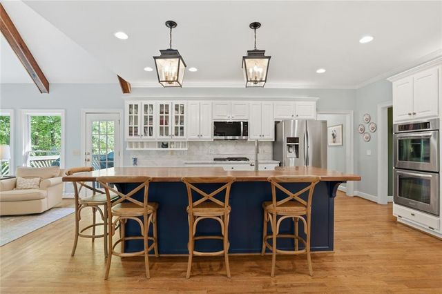 880 Randall Court NW, Marietta, GA 30064