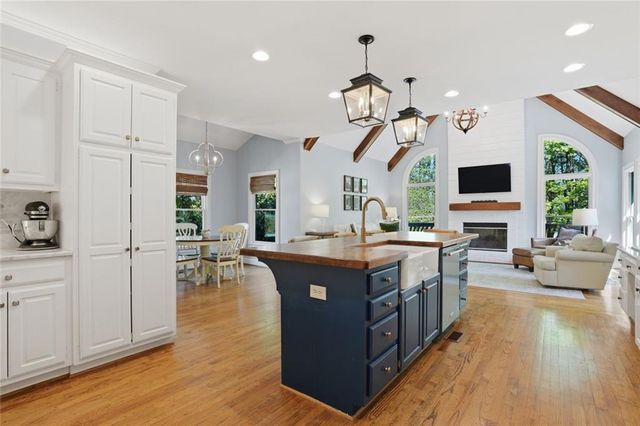 880 Randall Court NW, Marietta, GA 30064