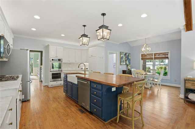 880 Randall Court NW, Marietta, GA 30064