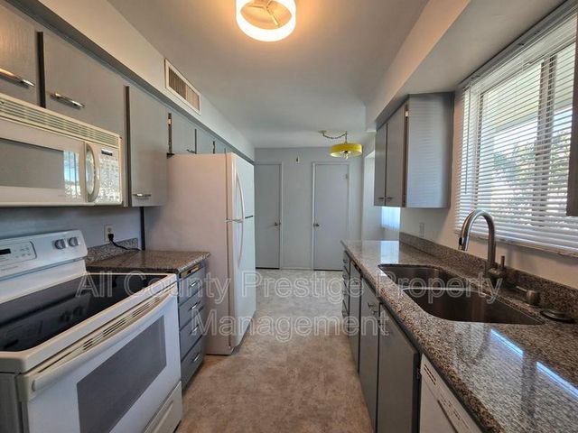 3308 E Camelback Road, Phoenix, AZ 85018