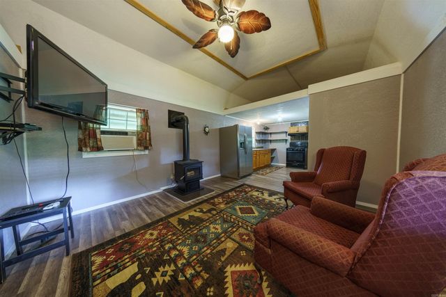 270 Dry Bone Rd, Ash Flat, AR 72513