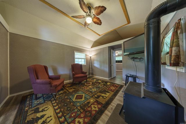 270 Dry Bone Rd, Ash Flat, AR 72513