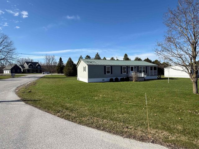 10 James Circle, St. Albans Town, VT 05478