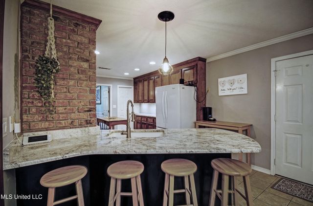 320 Woodhollow Cove, Brandon, MS 39047