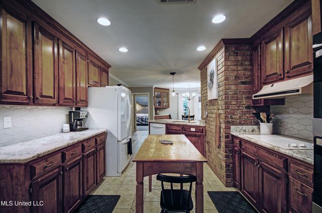 320 Woodhollow Cove, Brandon, MS 39047