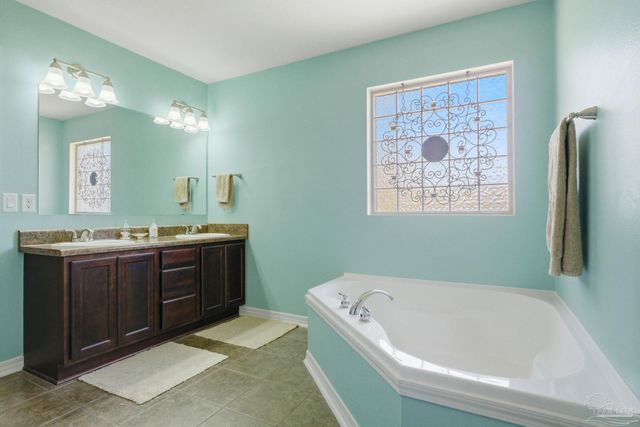 2184 Liberty Loop Rd, Cantonment, FL 32533