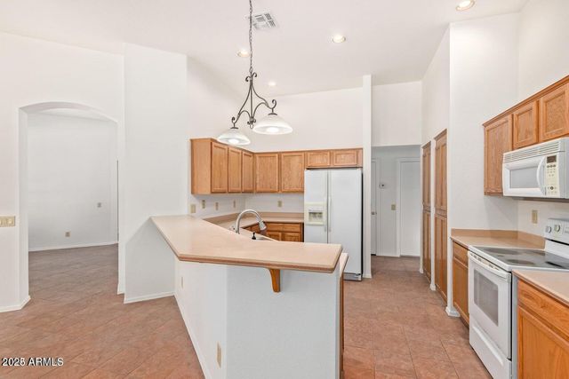 9846 E CEDAR WAXWING Drive, Sun Lakes, AZ 85248