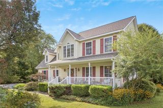 7976 Laura Ann LN, Hayes, VA 23072