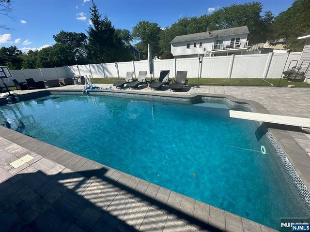 277 Columbia Terrace, Paramus, NJ 07652