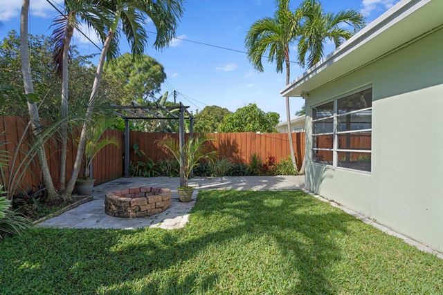 215 Columbia Drive, Lake Worth Beach, FL 33460