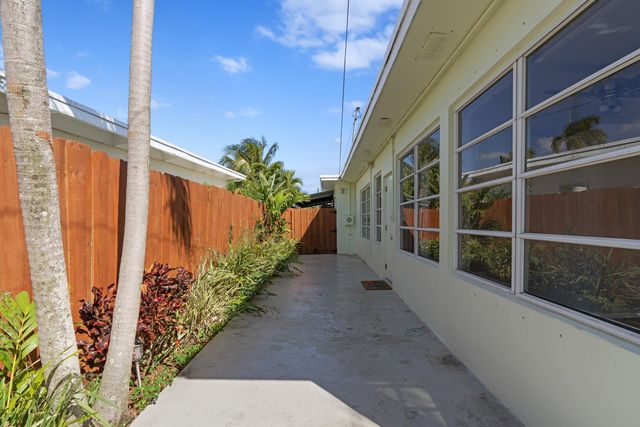 215 Columbia Drive, Lake Worth Beach, FL 33460