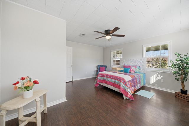 1702 Rampart Street, Columbus, TX 78934