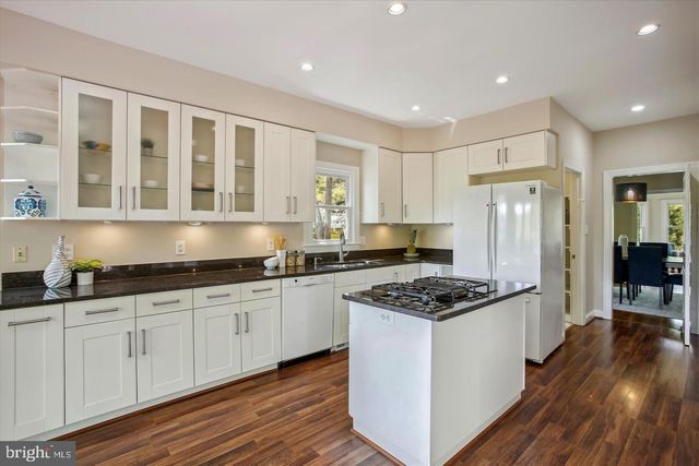 2041 WESTMORELAND ST, Falls Church, VA 22043