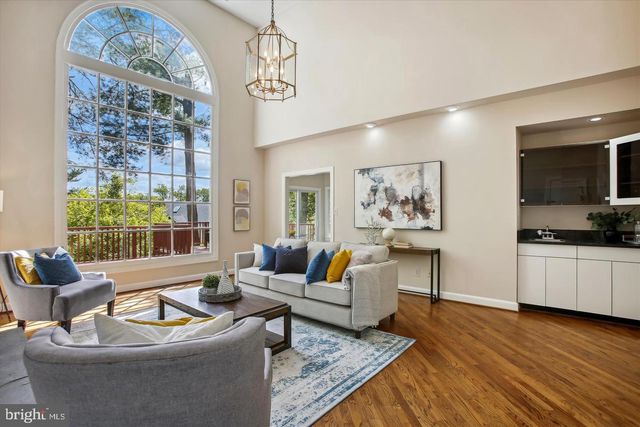 2041 WESTMORELAND ST, Falls Church, VA 22043