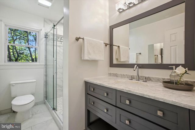 2041 WESTMORELAND ST, Falls Church, VA 22043