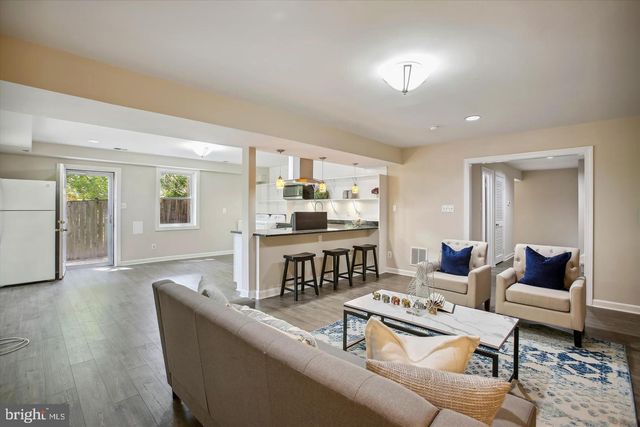 2041 WESTMORELAND ST, Falls Church, VA 22043