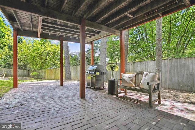 2041 WESTMORELAND ST, Falls Church, VA 22043